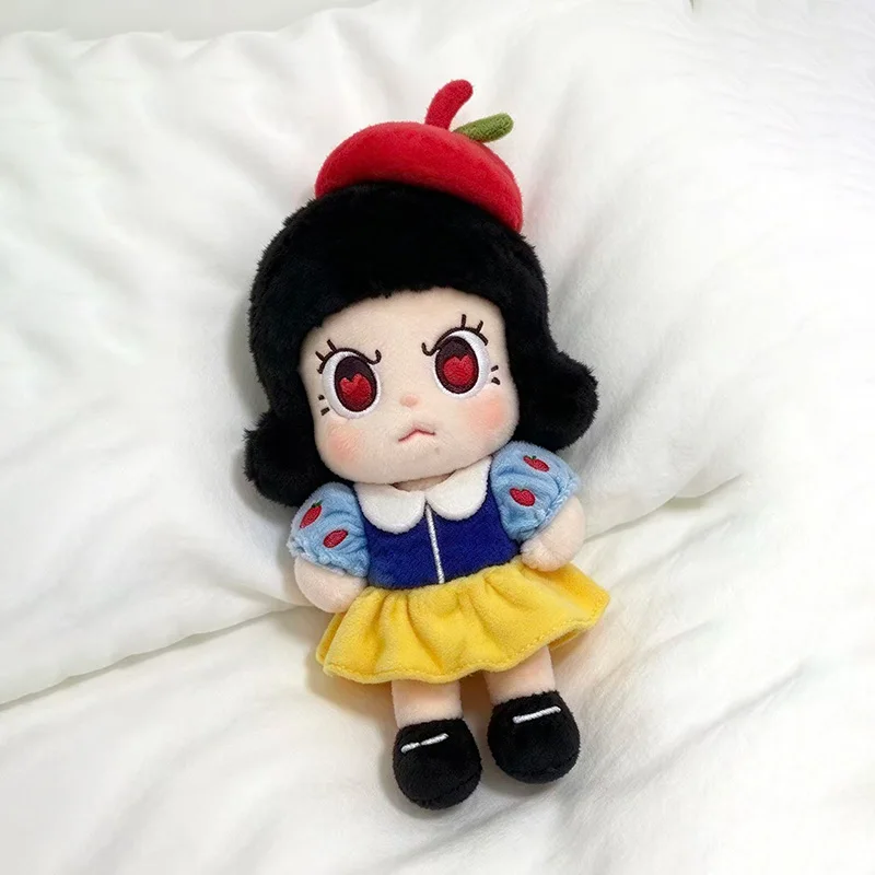 Nuevo en Stock, Figura de Cole - Dolls reseña y precio